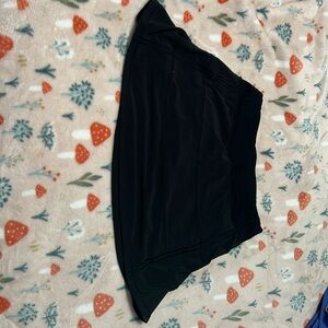 Lululemon Pace Rival Mid-Rise Skirt, size 2, in the color black
